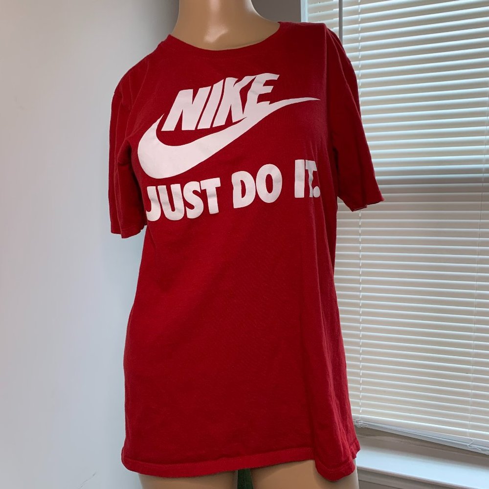 Red Nike Tee-shirt just do it Size - S